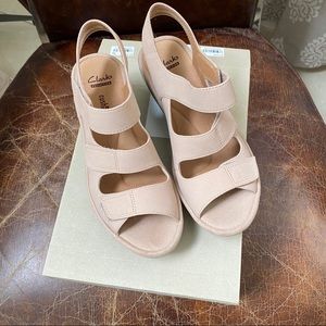 Clarks cream Reedly Juno wedges straps sandals 6